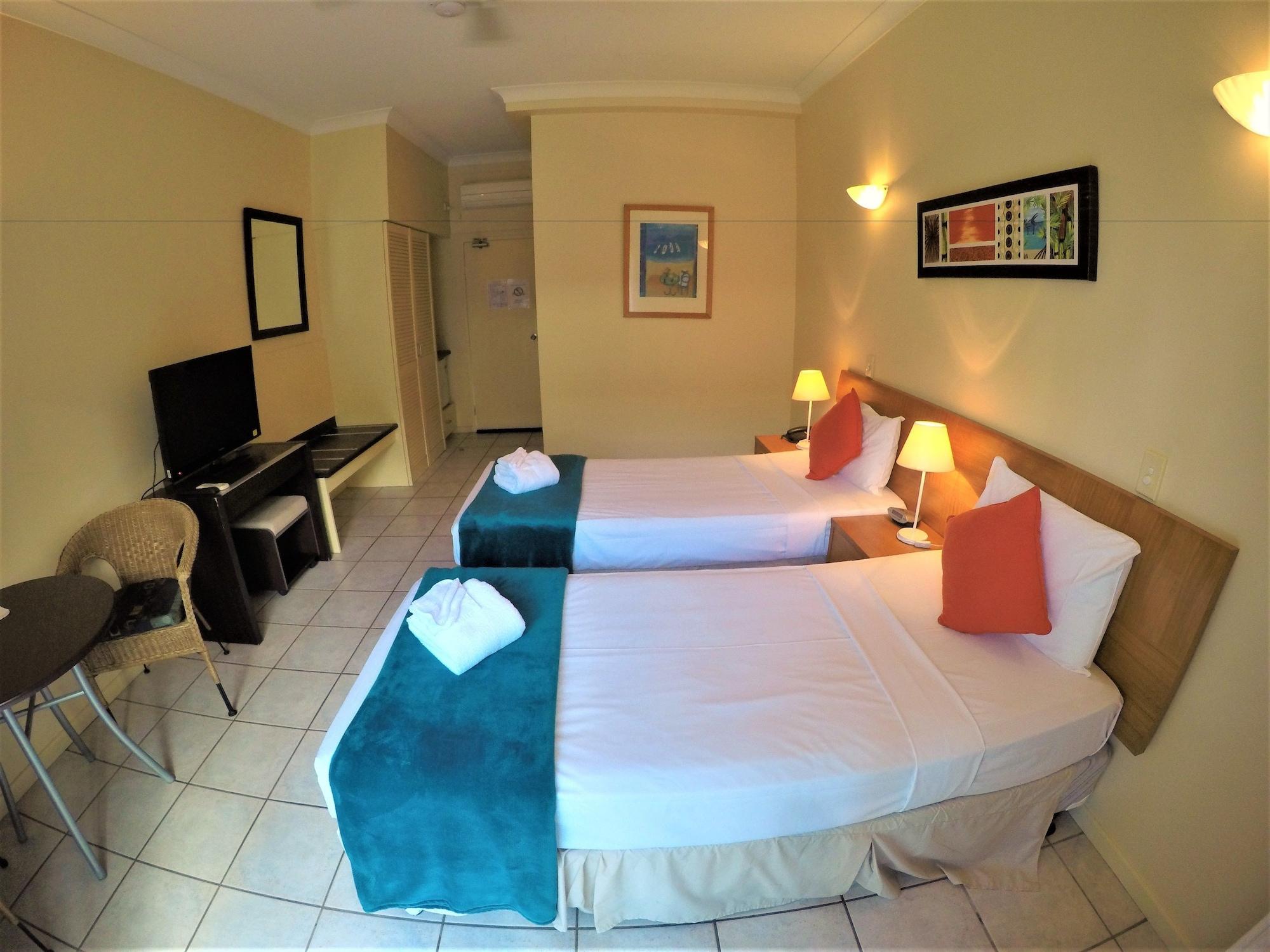 Crystal Garden Resort & Restaurant Cairns Exterior foto