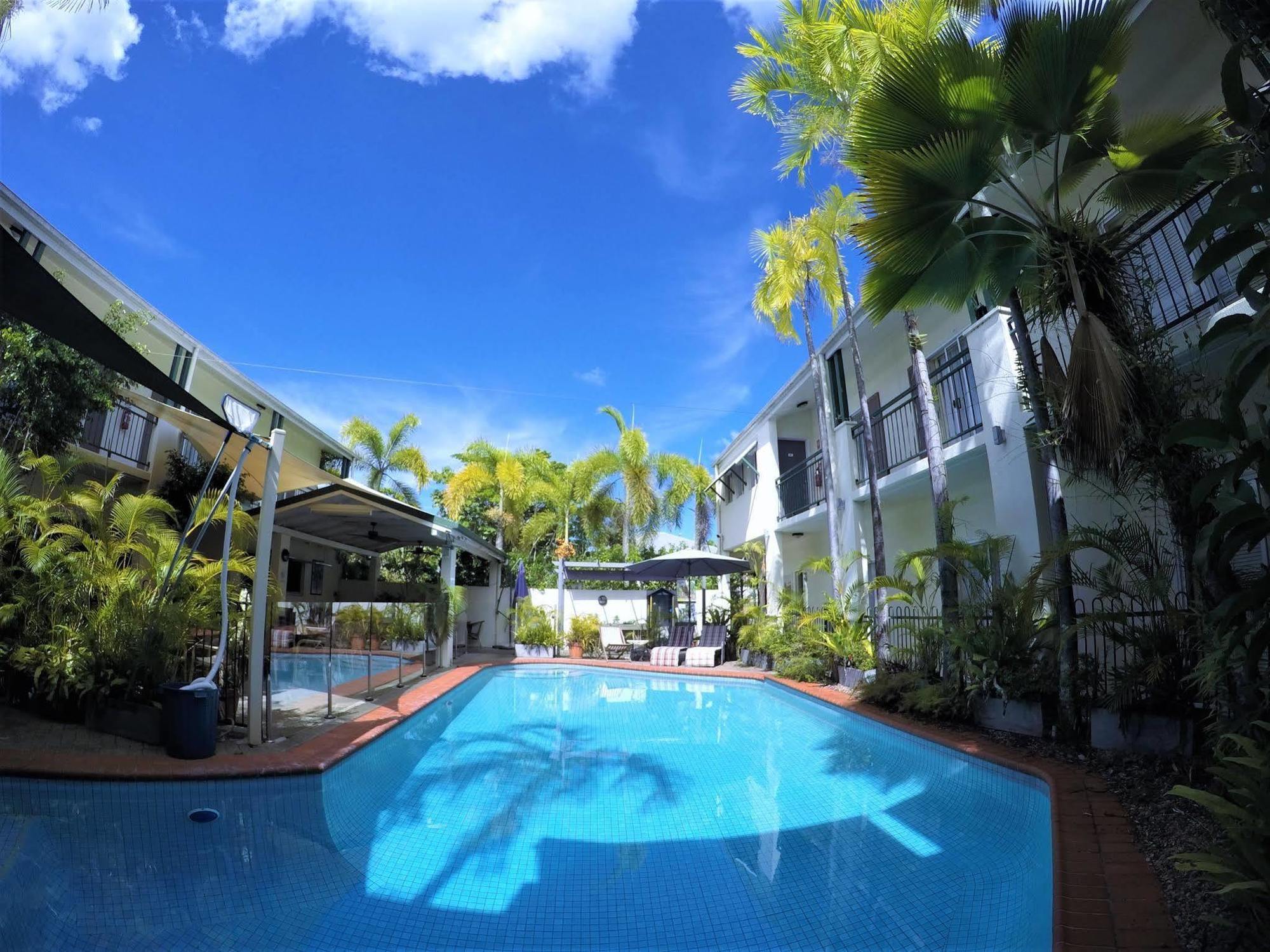 Crystal Garden Resort & Restaurant Cairns Exterior foto