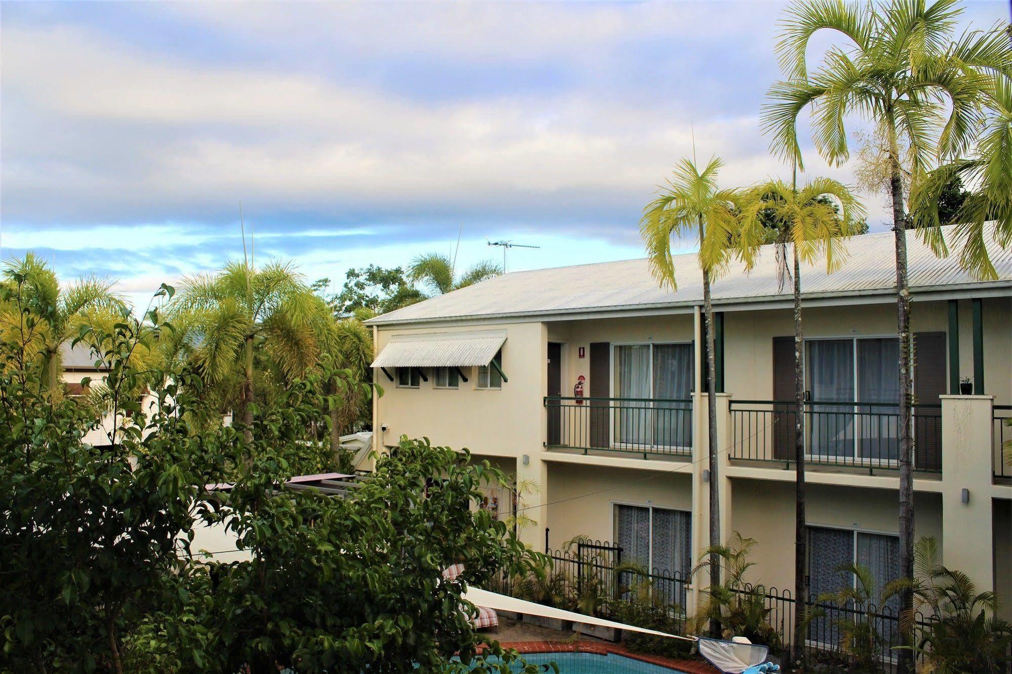 Crystal Garden Resort & Restaurant Cairns Exterior foto